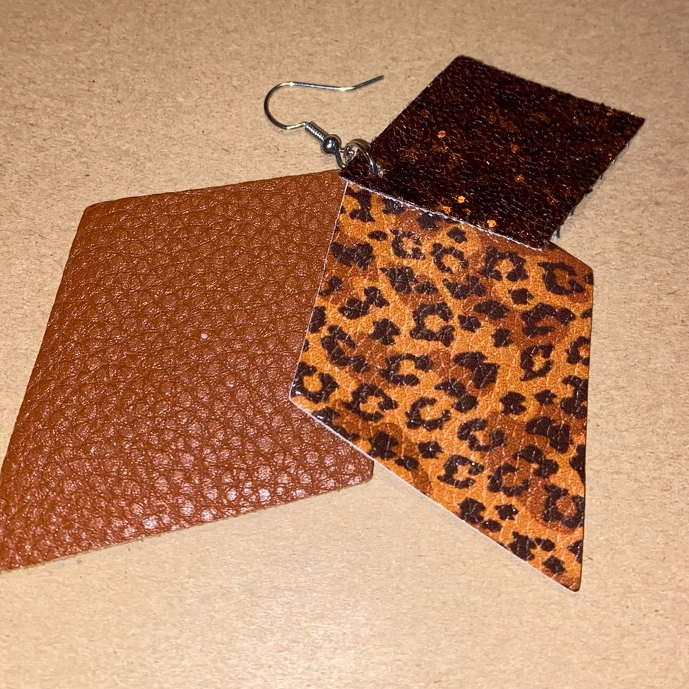 ☀️3/$9☀️ Brown and Leopard Print Layered Earrings - Picture 2 of 4